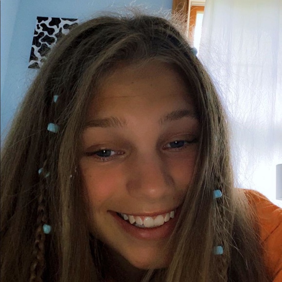 Meet your Posher, Addison - Picture 1 of 1